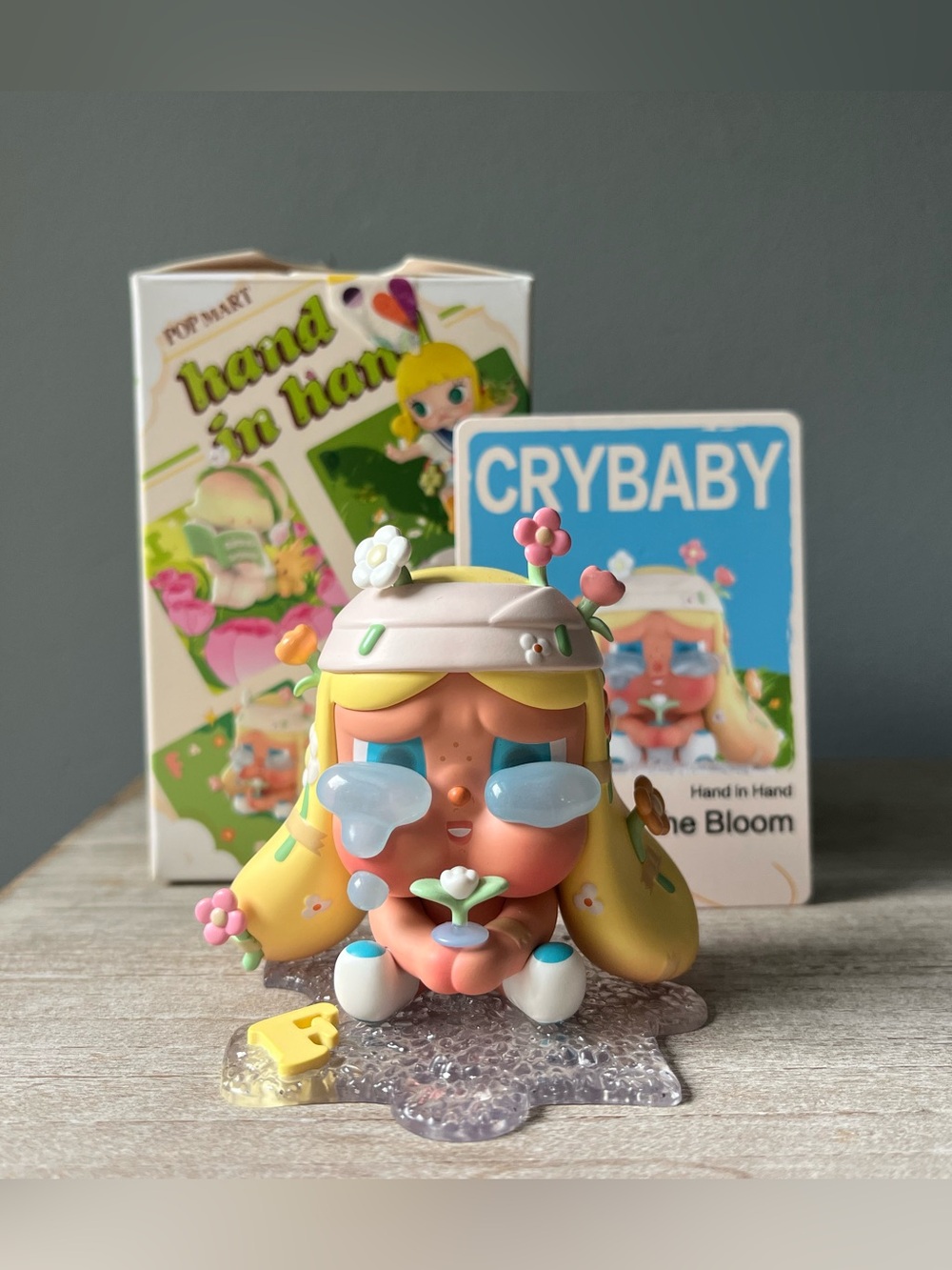 POPMART Hand in Hand Series - Falling for the Bloom Figure